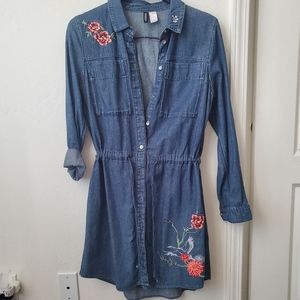 This is an H&M, medium, jean, blue color dress.